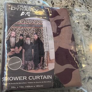 Duck Dynasty shower curtain or photo backdrop! new